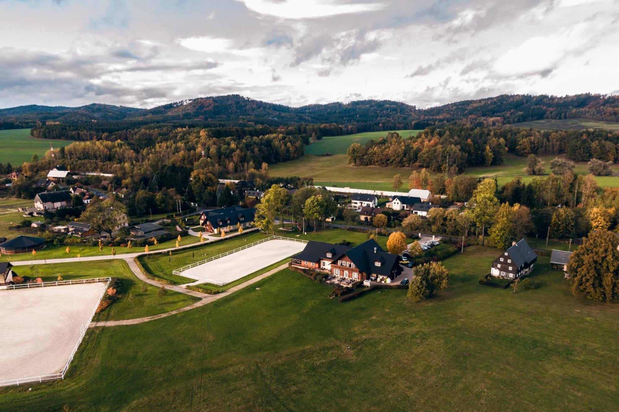 Apartmany Nad Stajemi - Jitravsky Dvorec Rynoltice Exteriör bild